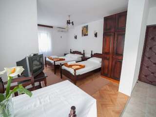 Гостевой дом Guest House 4M Петровац Номер-студио (для 3 взрослых)-1