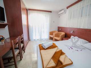 Гостевой дом Guest House 4M Петровац Номер-студио с террасой (для 2 взрослых)-7