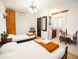Гостевой дом Guest House 4M Петровац Номер-студио (для 3 взрослых)-8