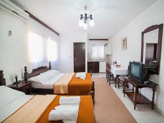 Гостевой дом Guest House 4M Петровац Номер-студио (4 взрослых)-10
