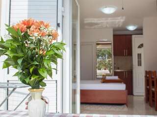 Гостевой дом Guest House 4M Петровац Номер-студио с террасой (для 2 взрослых)-4