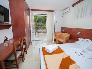 Гостевой дом Guest House 4M Петровац Номер-студио с террасой (для 2 взрослых)-5